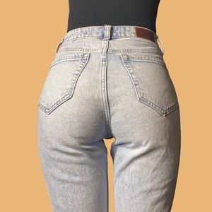 Hollister ultra high rise cropped mom jean
